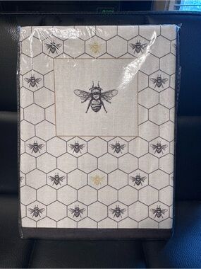 William Sonoma Bee Honeycomb Linen Kitchen Towel - Black and Cream
